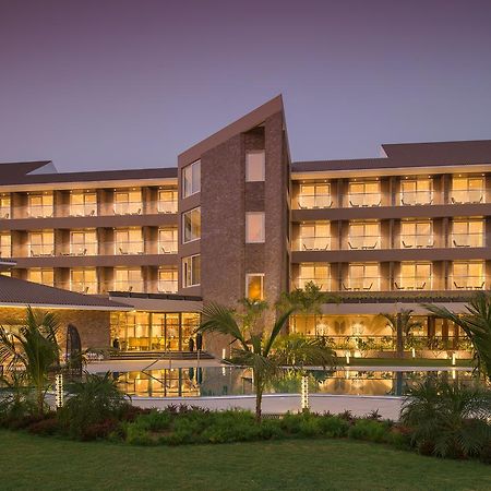 Kabir Hotel & Spa Вадодара Экстерьер фото