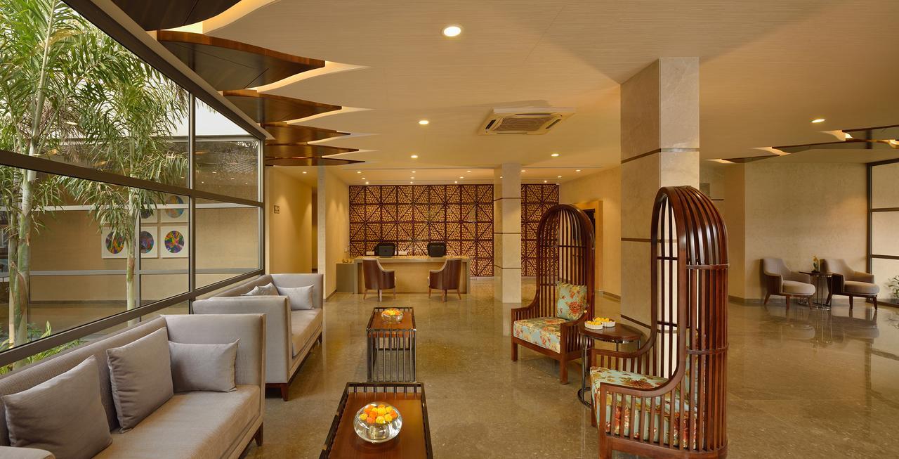 Kabir Hotel & Spa Вадодара Экстерьер фото