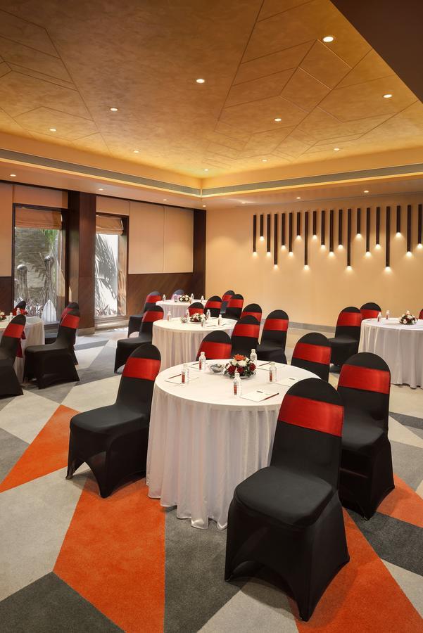 Kabir Hotel & Spa Вадодара Экстерьер фото