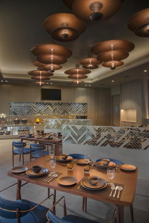 Kabir Hotel & Spa Вадодара Экстерьер фото